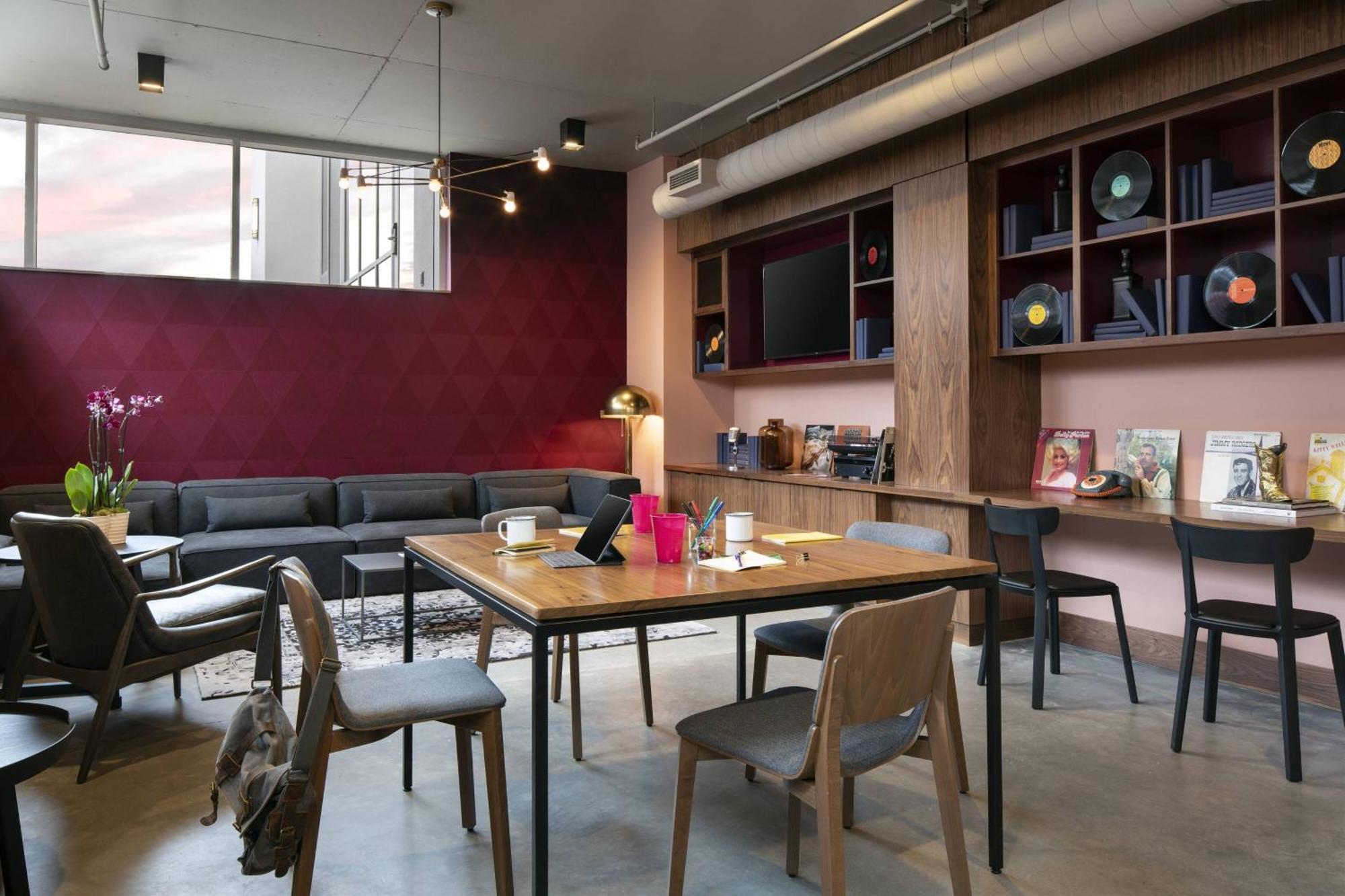 Moxy Nashville Vanderbilt Area Buitenkant foto