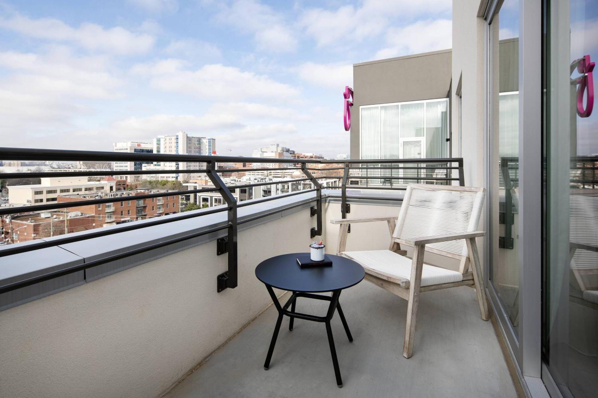 Moxy Nashville Vanderbilt Area Buitenkant foto